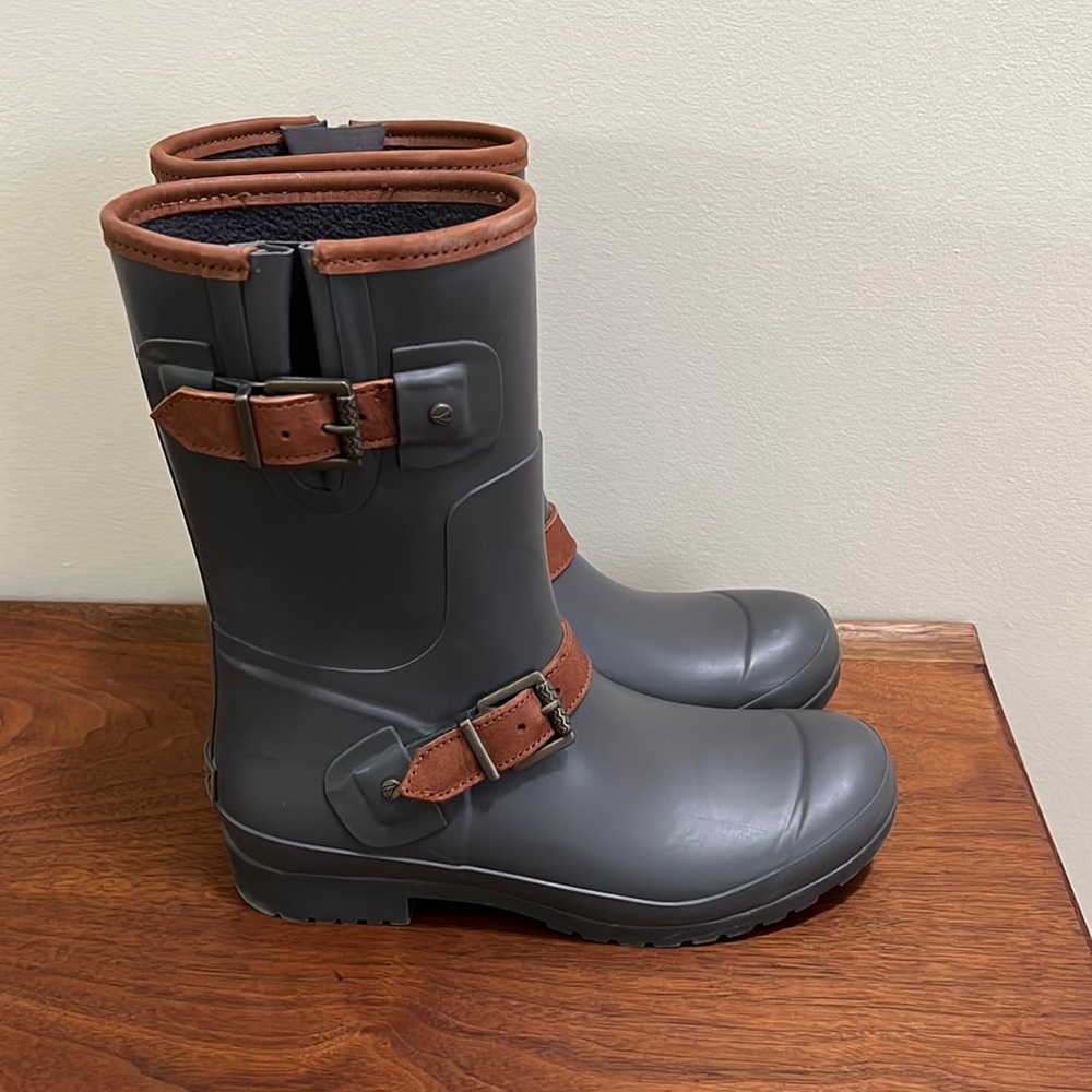 Women's Walker Fog Rain Boot in Charcoal by Sperry - Size 7
